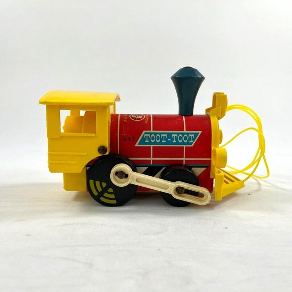 Vintage 1964 Fisher Price Toy - Toot-Toot Train Engine #643 with Pull String - Picture 1 of 9